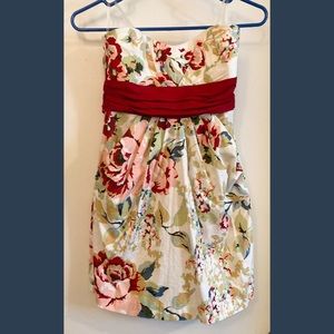 Strapless mini dress WITH POCKETS! 😍